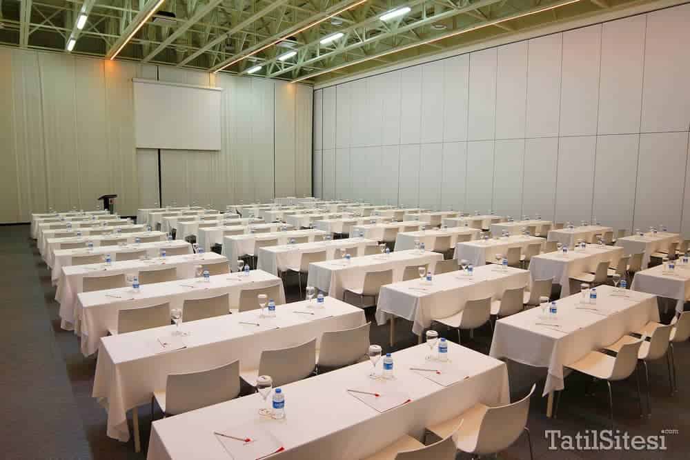 Adam & Eve Hotel (+16) 